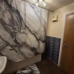 Modern 2 Bedroom Unbeatable Centre Location! Апартаменты *