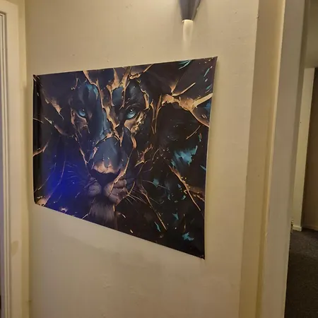 Modern 2 Bedroom Unbeatable Centre Location! Apartament