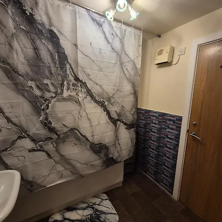 Modern 2 Bedroom Unbeatable Centre Location! Apartament *