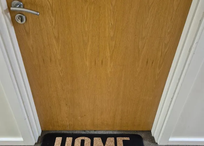 Apartment Modern 2 Bedroom Unbeatable Centre Location! *