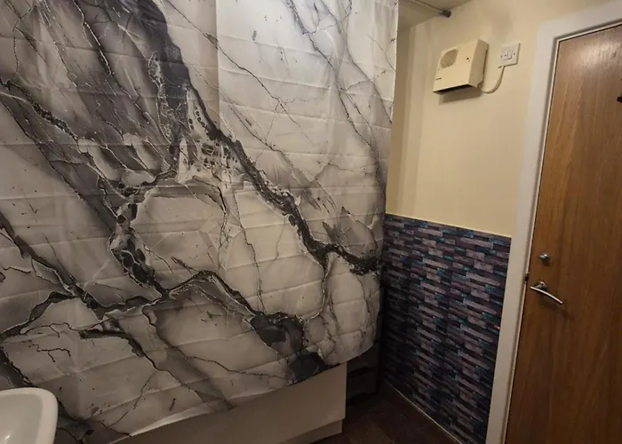 Modern 2 Bedroom Unbeatable Centre Location! アパート *